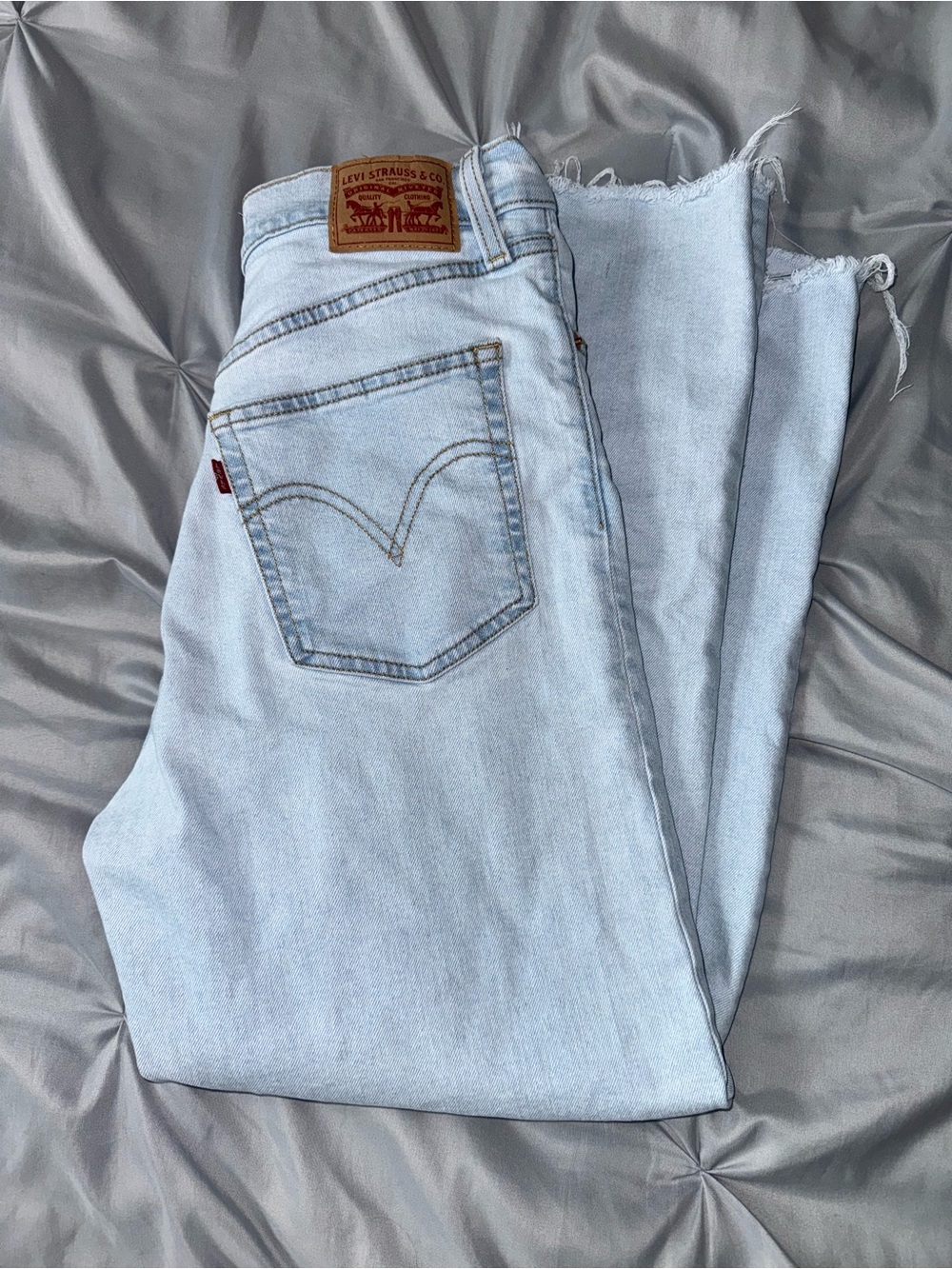 Levi's Women's Light Wash CROP High-Rise Jeans